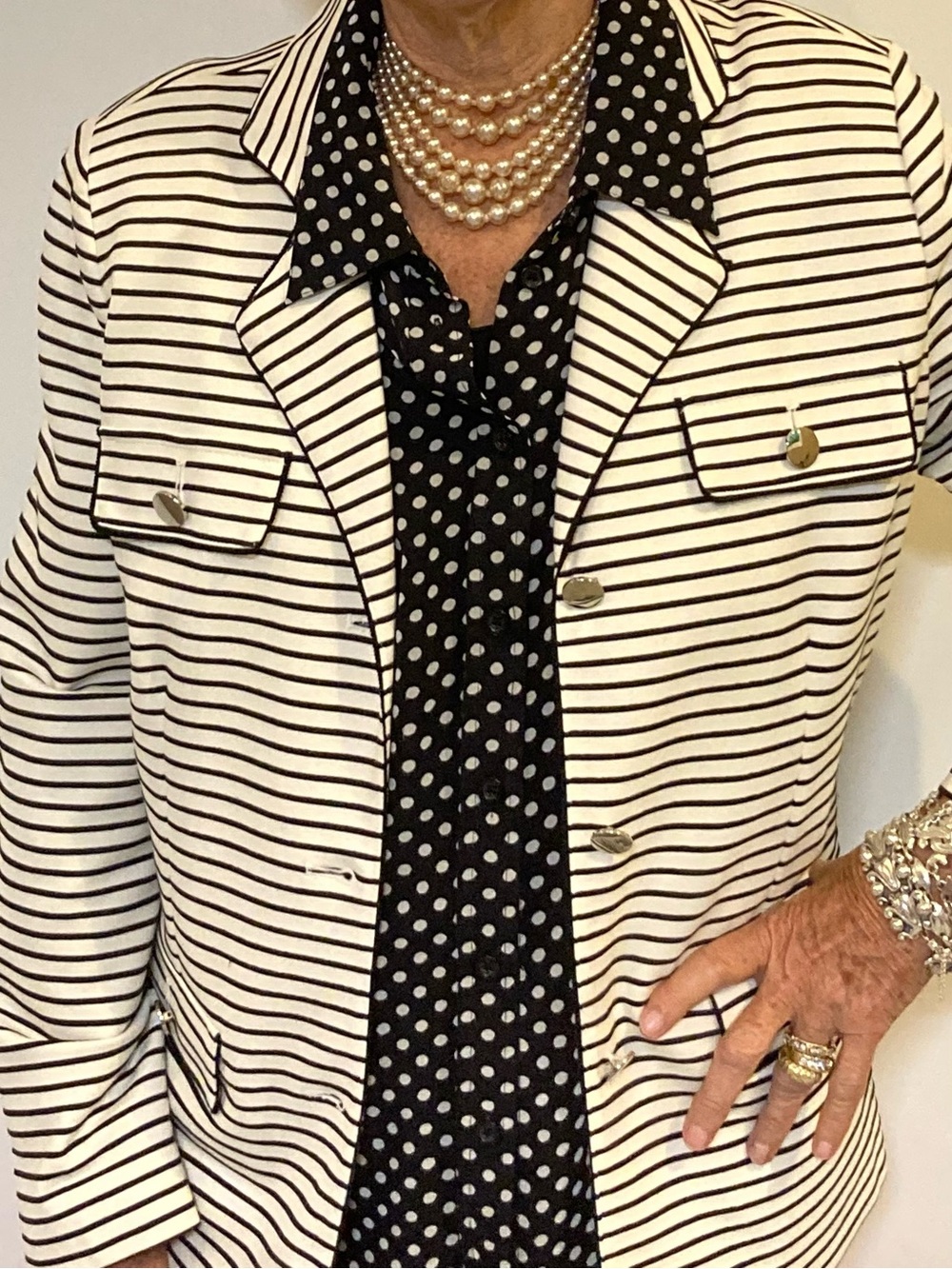 White and Black Striped Blazer, Silver Buttons, Fully lined, very nice condition - Picture 2 of 6